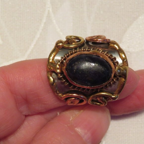 ANJU Tri-Tone Metal & Faux Stone RING Size 6 (K122) - Picture 2 of 6